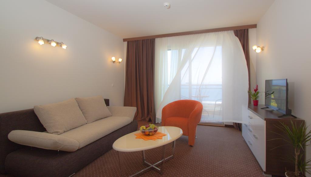 Villa Junona Baška Voda Екстериор снимка