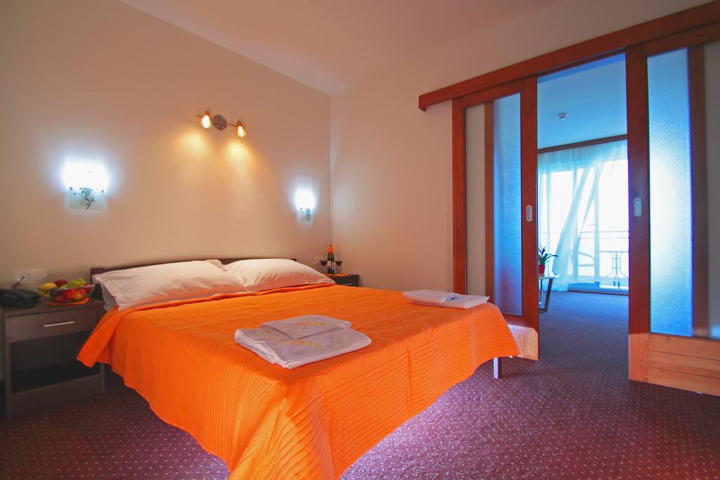 Villa Junona Baška Voda Екстериор снимка